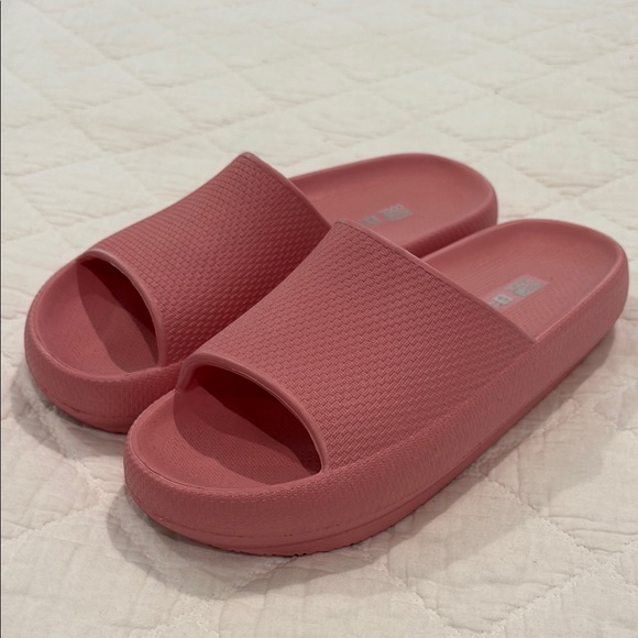 32 Degrees Shoes - 32 Degrees Pink Cozy Slippers